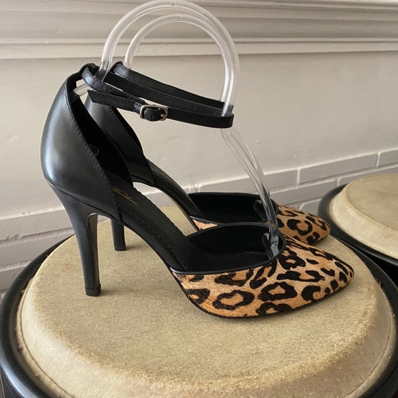 NEW BROOKS BROTHERS LEOP BLACK LEATHER PUMPS HEELS - Picture 7 of 9